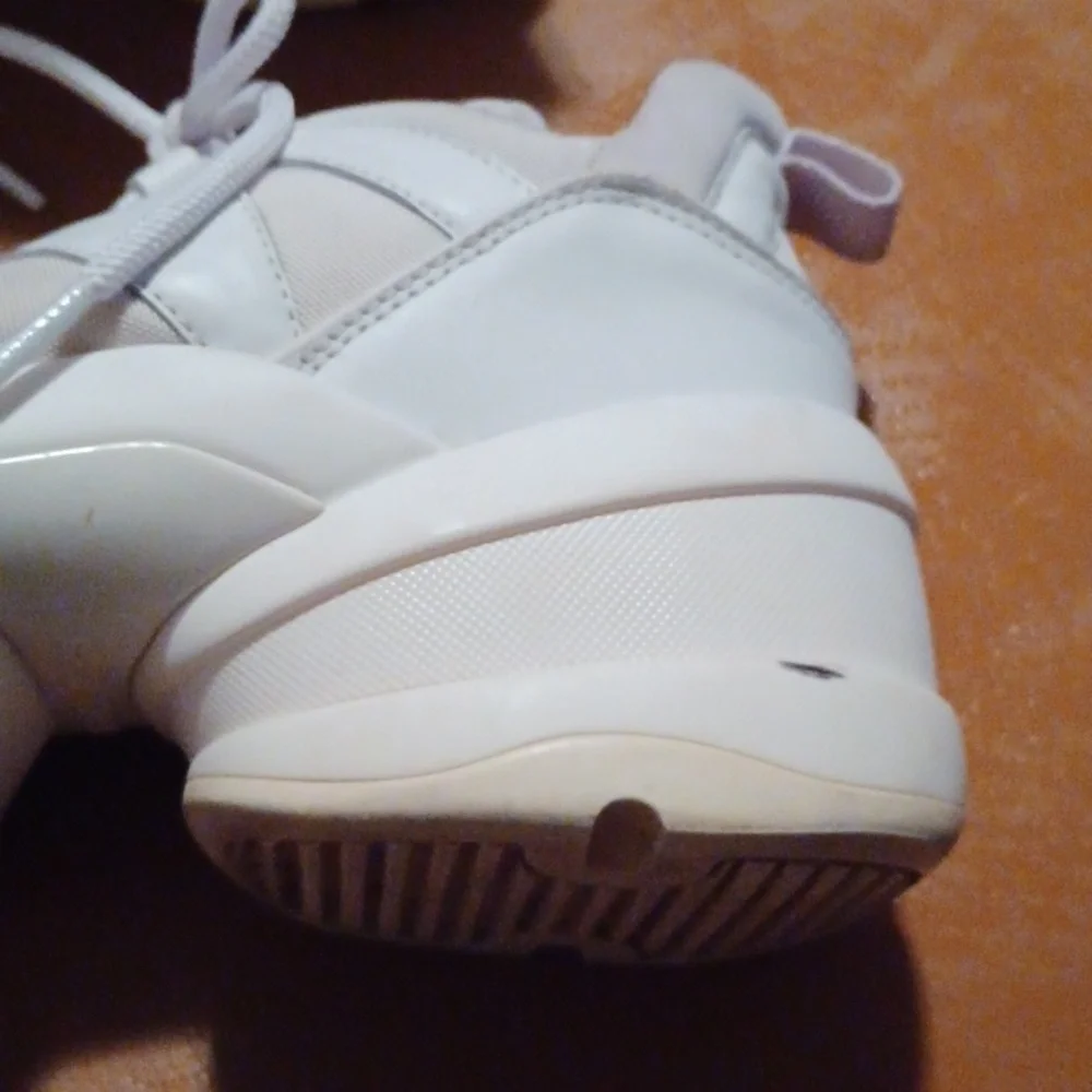 > Michael Kors Cream Sneakers with Logo Detail Women's Size 8